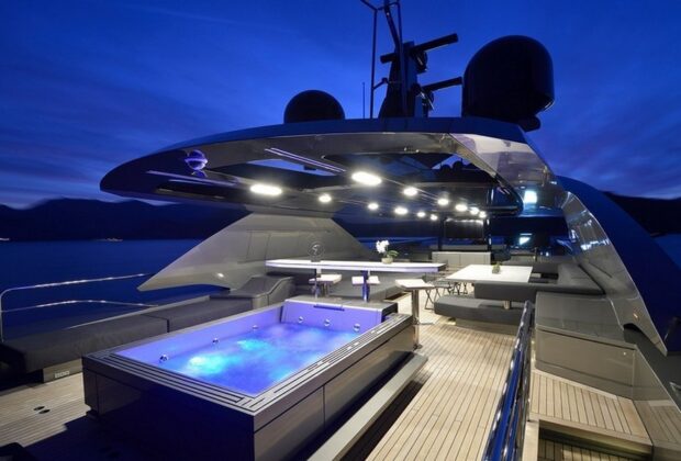 rent yacht dubai